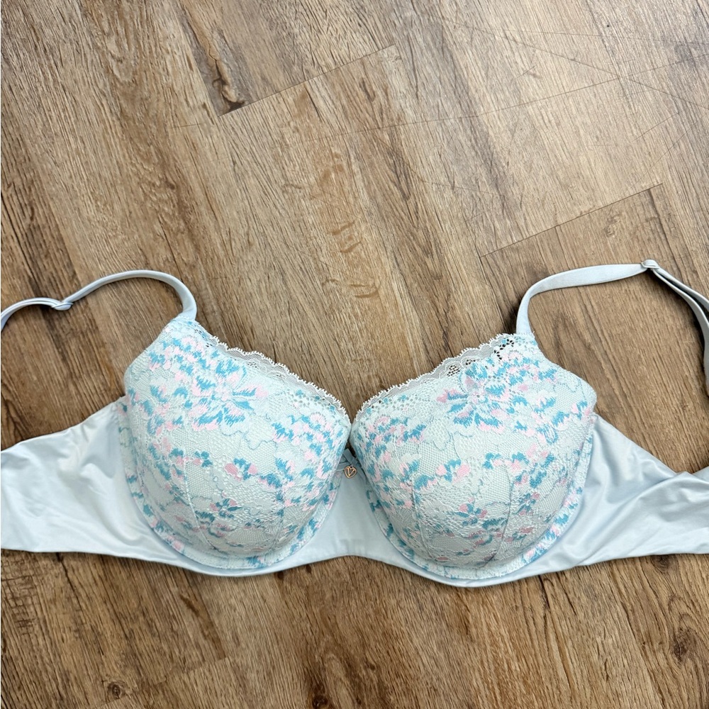 Victoria’s Secret • Body by Victoria Lined Demi Lace Bra